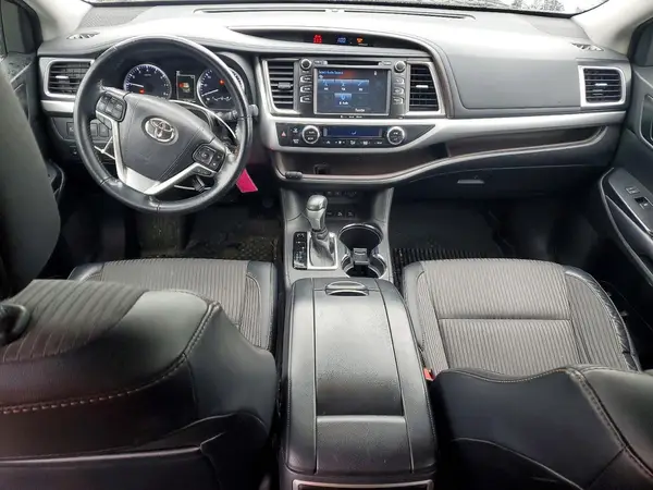 5TDBZRFH0JS805074 2018 TOYOTA HIGHLANDER - Image 8