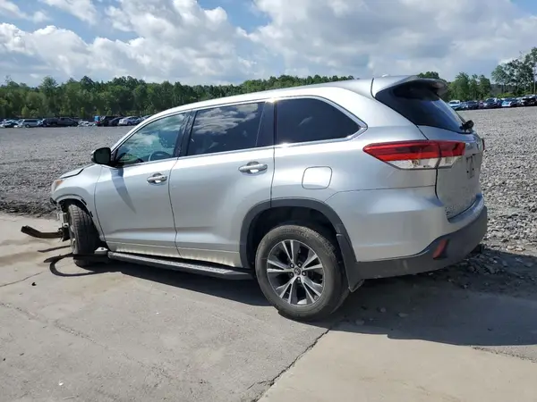 5TDBZRFH0JS809397 2018 TOYOTA HIGHLANDER - Image 2