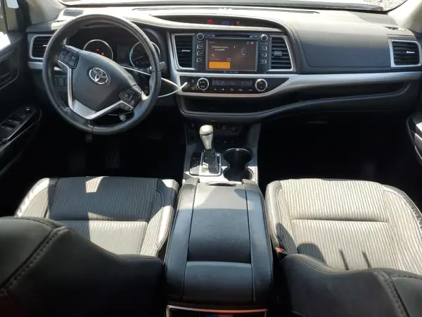 5TDBZRFH0JS809397 2018 TOYOTA HIGHLANDER - Image 8
