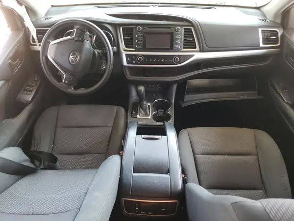 5TDBZRFH0JS823980 2018 TOYOTA HIGHLANDER - Image 8
