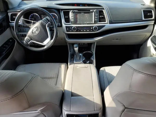 5TDBZRFH0JS824014 2018 TOYOTA HIGHLANDER - Image 8