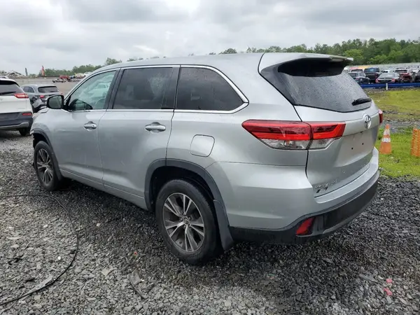 5TDBZRFH0JS841346 2018 TOYOTA HIGHLANDER - Image 2