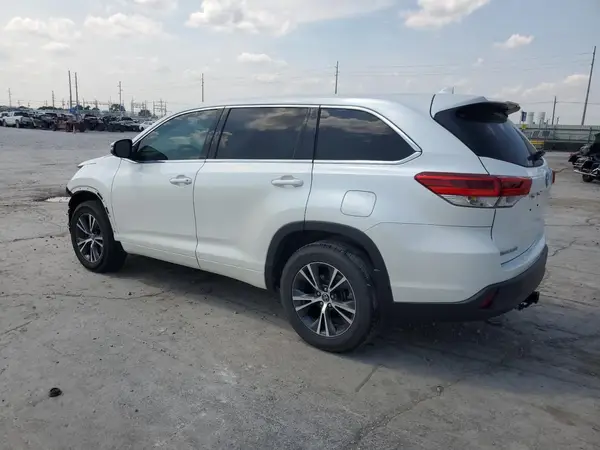 5TDBZRFH0JS847583 2018 TOYOTA HIGHLANDER - Image 2