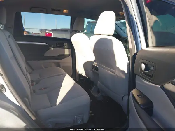 5TDBZRFH0JS859734 2018 TOYOTA HIGHLANDER - Image 8