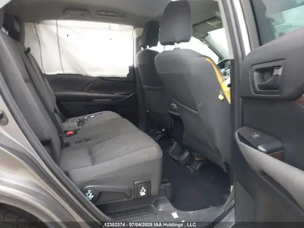 5TDBZRFH0JS859748 2018 TOYOTA HIGHLANDER - Image 8