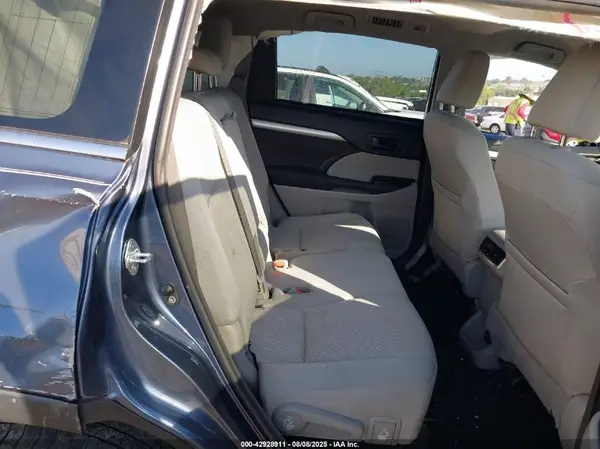 5TDBZRFH0JS862844 2018 TOYOTA HIGHLANDER - Image 8