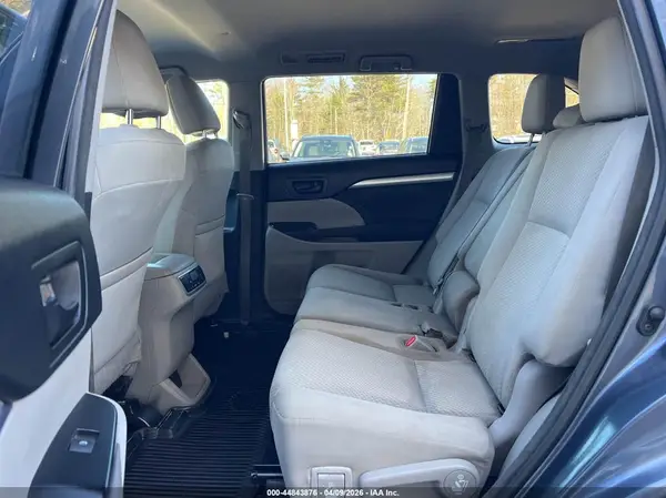5TDBZRFH0JS865615 2018 TOYOTA HIGHLANDER - Image 8