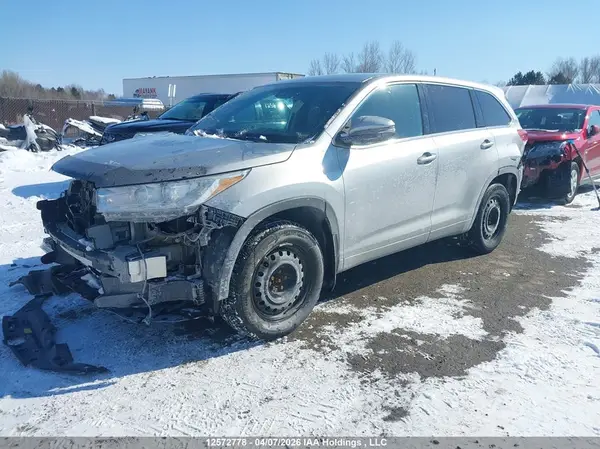 5TDBZRFH0JS882365 2018 TOYOTA HIGHLANDER - Image 2