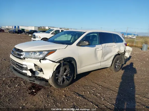 5TDBZRFH0JS883872 2018 TOYOTA HIGHLANDER - Image 2