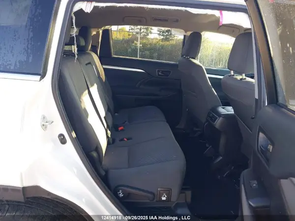 5TDBZRFH0JS883872 2018 TOYOTA HIGHLANDER - Image 8