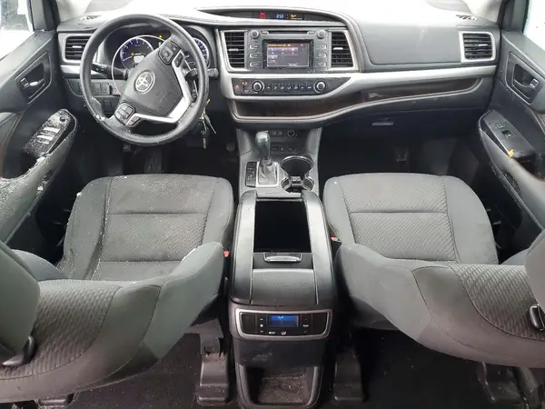 5TDBZRFH0JS890739 2018 TOYOTA HIGHLANDER - Image 8