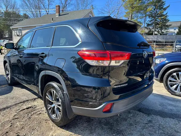 5TDBZRFH0JS891406 2018 TOYOTA HIGHLANDER - Image 2