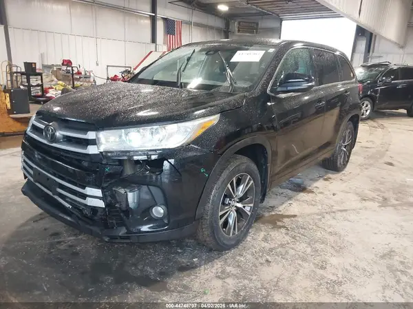 5TDBZRFH0JS897142 2018 TOYOTA HIGHLANDER - Image 2