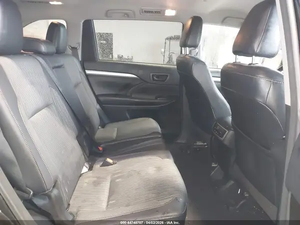 5TDBZRFH0JS897142 2018 TOYOTA HIGHLANDER - Image 8