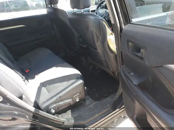 5TDBZRFH0JS910214 2018 TOYOTA HIGHLANDER - Image 8