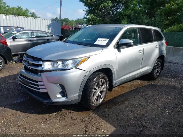 5TDBZRFH0KS709981 2019 TOYOTA HIGHLANDER - Image 2