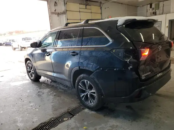 5TDBZRFH0KS710855 2019 TOYOTA HIGHLANDER - Image 2