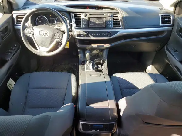 5TDBZRFH0KS710970 2019 TOYOTA HIGHLANDER - Image 8
