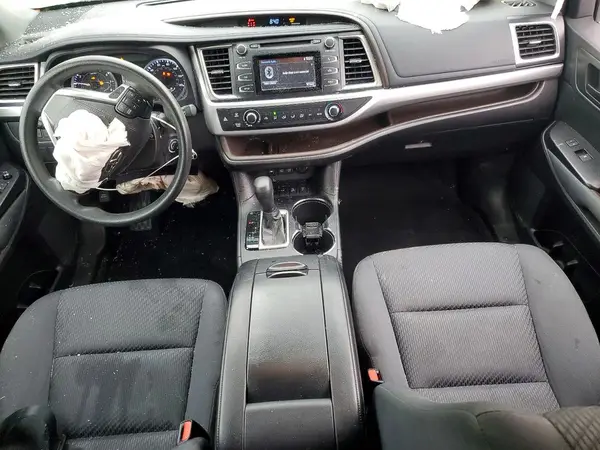 5TDBZRFH0KS718860 2019 TOYOTA HIGHLANDER - Image 8