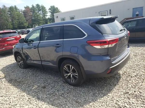 5TDBZRFH0KS722102 2019 TOYOTA HIGHLANDER - Image 2