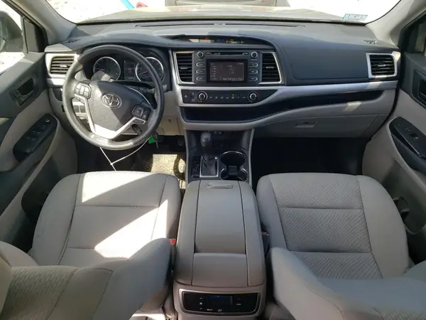 5TDBZRFH0KS742897 2019 TOYOTA HIGHLANDER - Image 8