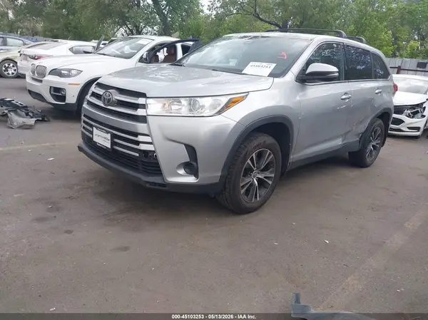 5TDBZRFH0KS747792 2019 TOYOTA HIGHLANDER - Image 2