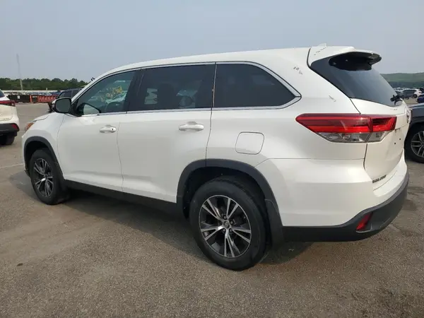 5TDBZRFH0KS929895 2019 TOYOTA HIGHLANDER - Image 2