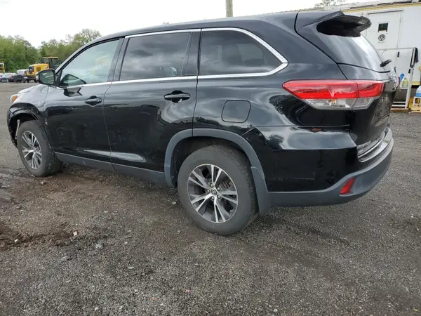 5TDBZRFH0KS960533 2019 TOYOTA HIGHLANDER - Image 2
