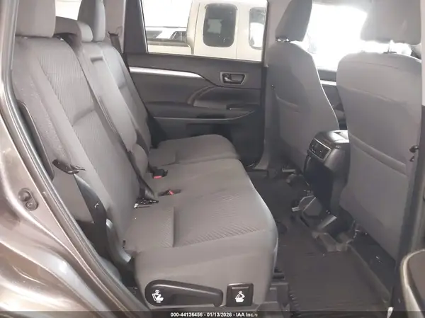 5TDBZRFH0KS974643 2019 TOYOTA HIGHLANDER - Image 8