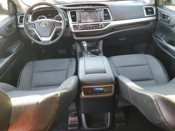 5TDBZRFH0KS975369 2019 TOYOTA HIGHLANDER - Image 8