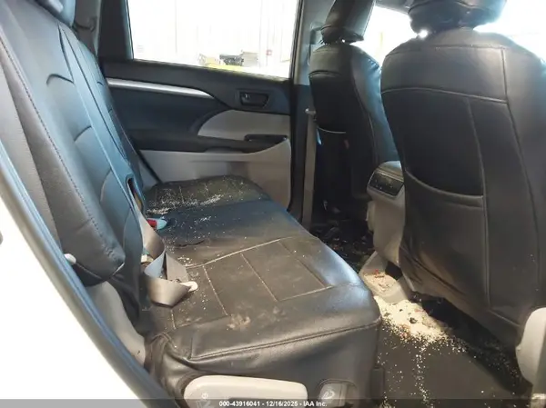 5TDBZRFH0KS978126 2019 TOYOTA HIGHLANDER - Image 8