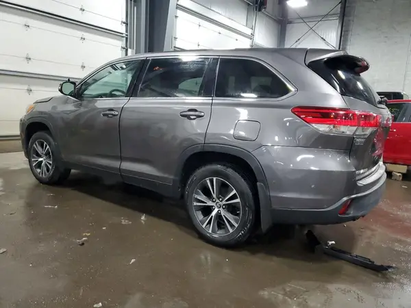 5TDBZRFH0KS988042 2019 TOYOTA HIGHLANDER - Image 2
