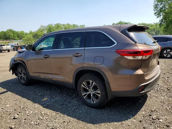 5TDBZRFH0KS990213 2019 TOYOTA HIGHLANDER - Image 2