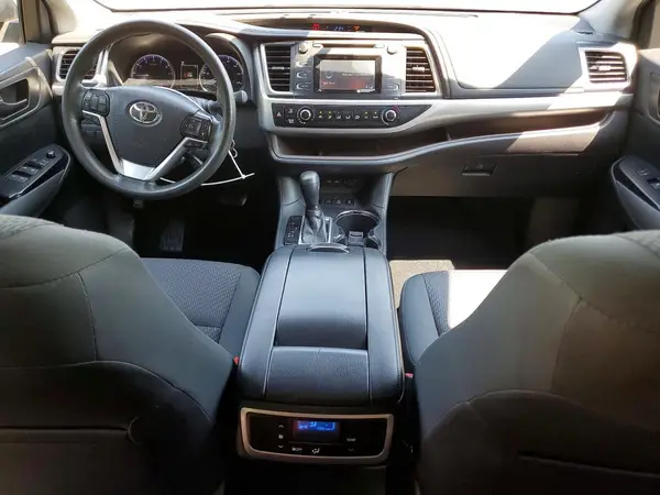 5TDBZRFH0KS990213 2019 TOYOTA HIGHLANDER - Image 8