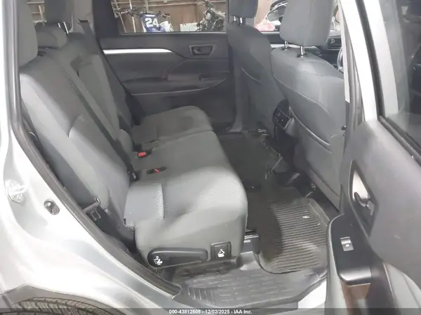 5TDBZRFH0KS992611 2019 TOYOTA HIGHLANDER - Image 8