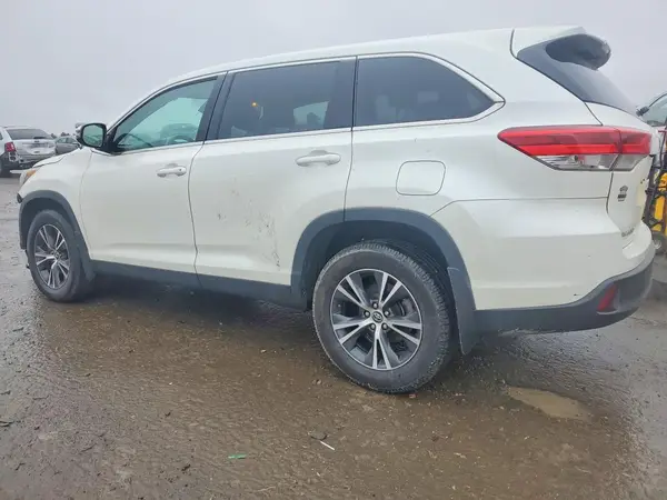 5TDBZRFH0KS996285 2019 TOYOTA HIGHLANDER - Image 2