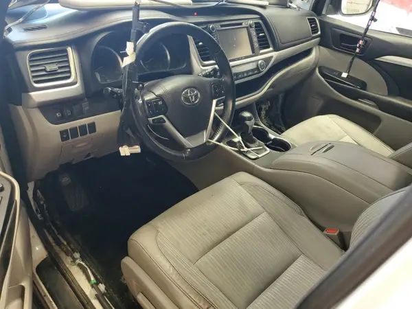 5TDBZRFH1HS361195 2017 TOYOTA HIGHLANDER - Image 8