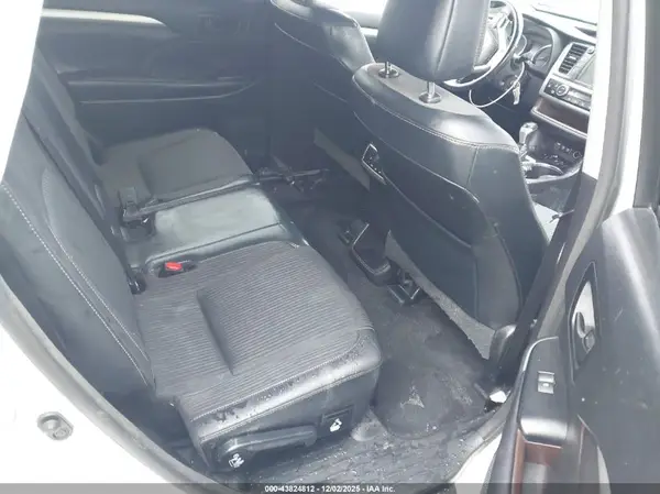 5TDBZRFH1HS370107 2017 TOYOTA HIGHLANDER - Image 8