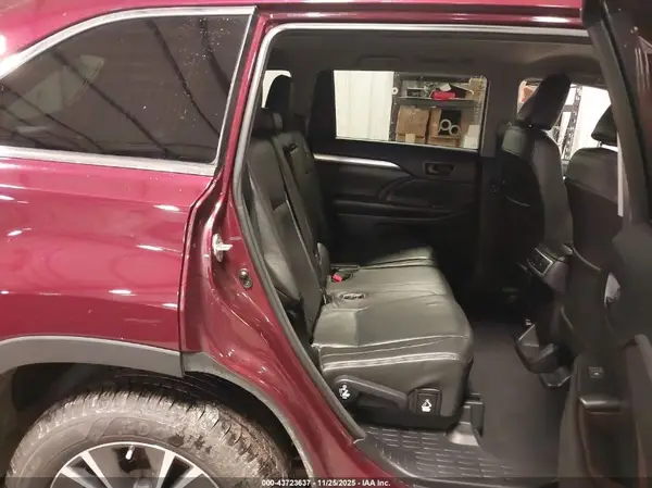 5TDBZRFH1HS377574 2017 TOYOTA HIGHLANDER - Image 8