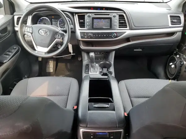 5TDBZRFH1HS385206 2017 TOYOTA HIGHLANDER - Image 8