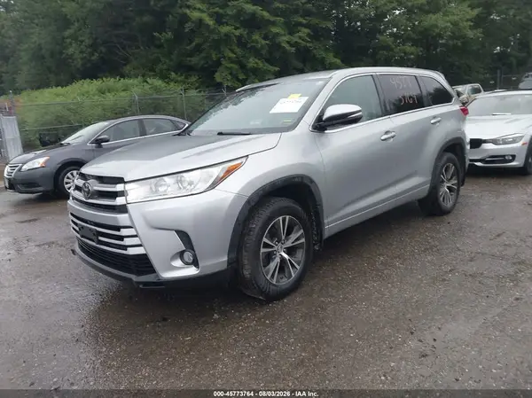 5TDBZRFH1HS402389 2017 TOYOTA HIGHLANDER - Image 2