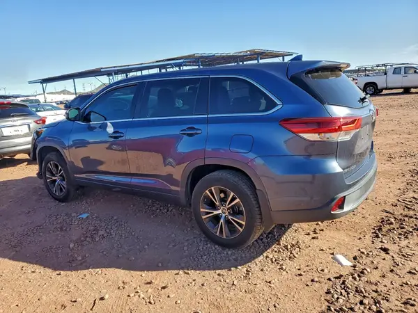 5TDBZRFH1HS429141 2017 TOYOTA HIGHLANDER - Image 2