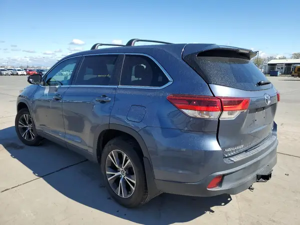 5TDBZRFH1HS437353 2017 TOYOTA HIGHLANDER - Image 2