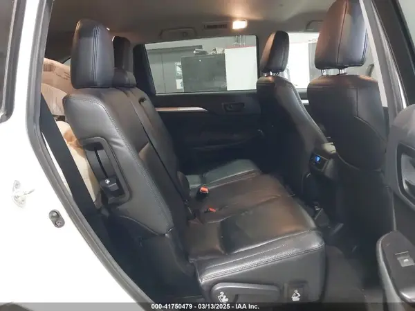 5TDBZRFH1HS448059 2017 TOYOTA HIGHLANDER - Image 8