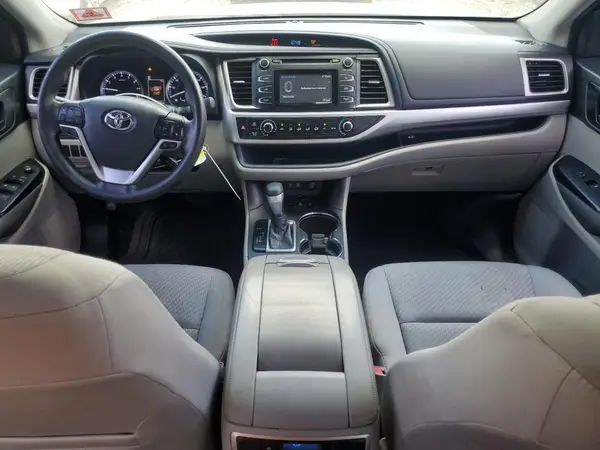 5TDBZRFH1HS452032 2017 TOYOTA HIGHLANDER - Image 8