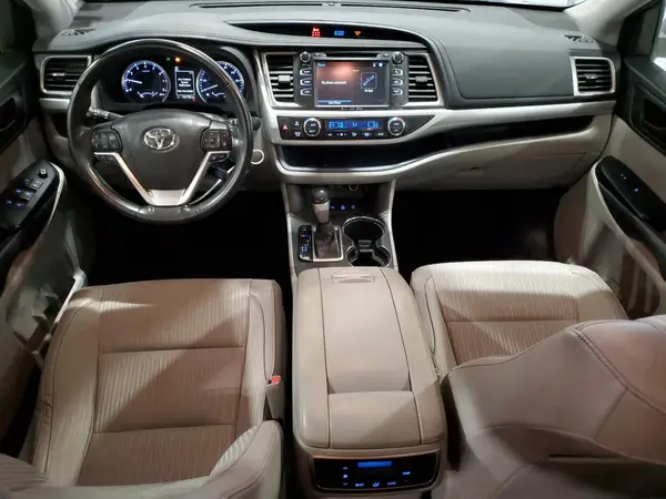 5TDBZRFH1HS475682 2017 TOYOTA HIGHLANDER - Image 8