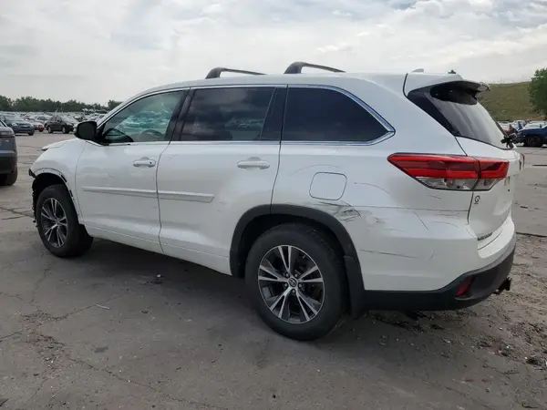 5TDBZRFH1HS482941 2017 TOYOTA HIGHLANDER - Image 2