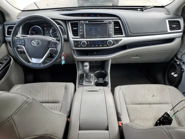 5TDBZRFH1HS482941 2017 TOYOTA HIGHLANDER - Image 8