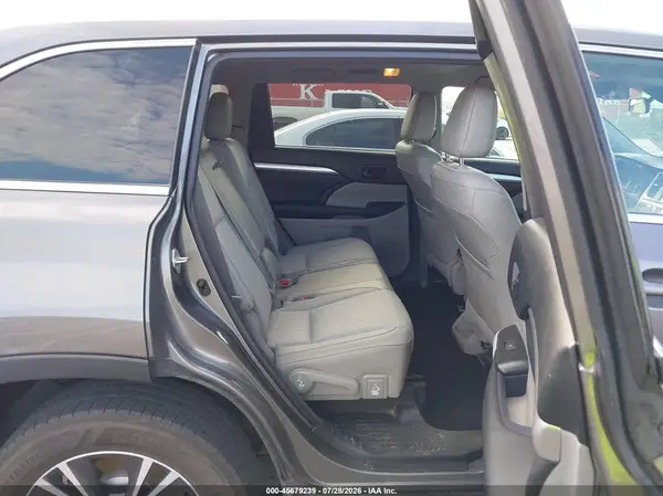 5TDBZRFH1JS486767 2018 TOYOTA HIGHLANDER - Image 8