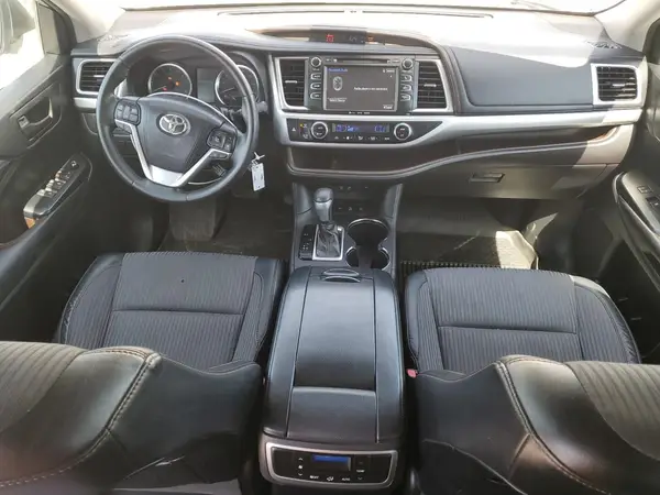 5TDBZRFH1JS806007 2018 TOYOTA HIGHLANDER - Image 8